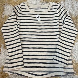 NWT Gap Size XS Long sleeve